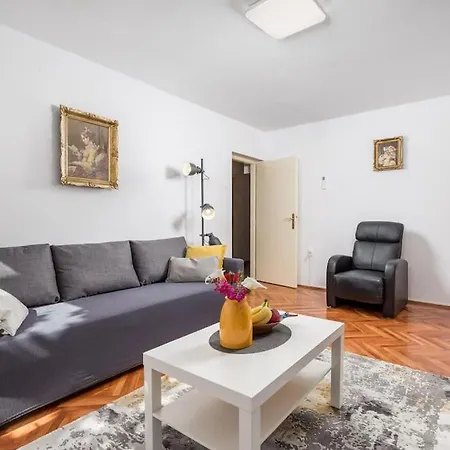 Teta Anka Apartman *